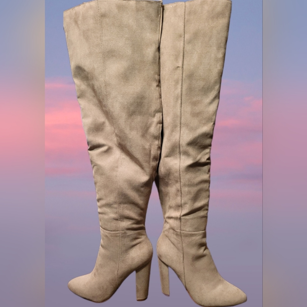 JUST FABULOUS, Knee High, High Heel, NWOT, GORGEOUS BOOTS!
